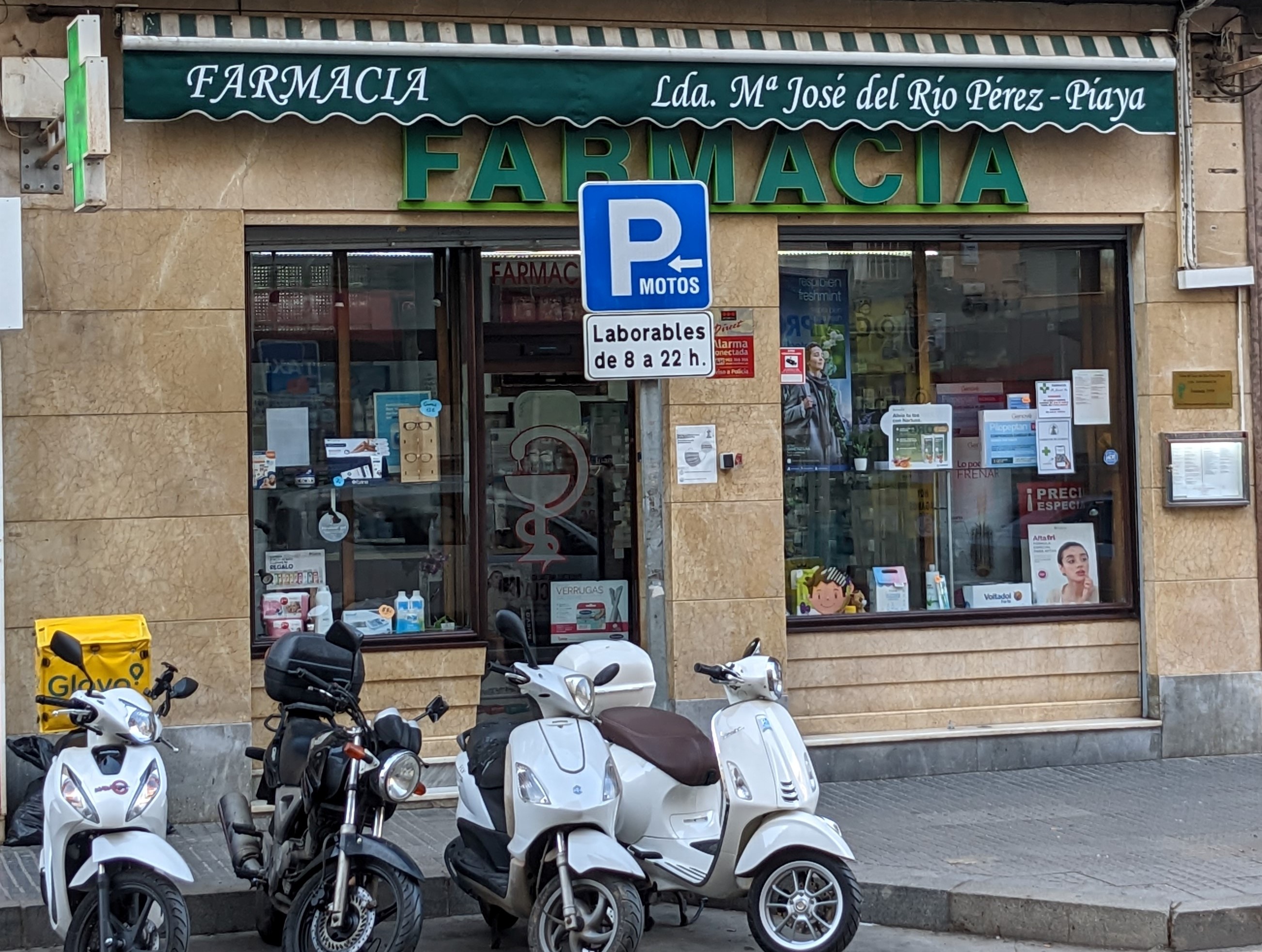 Farmacia del Río fachada